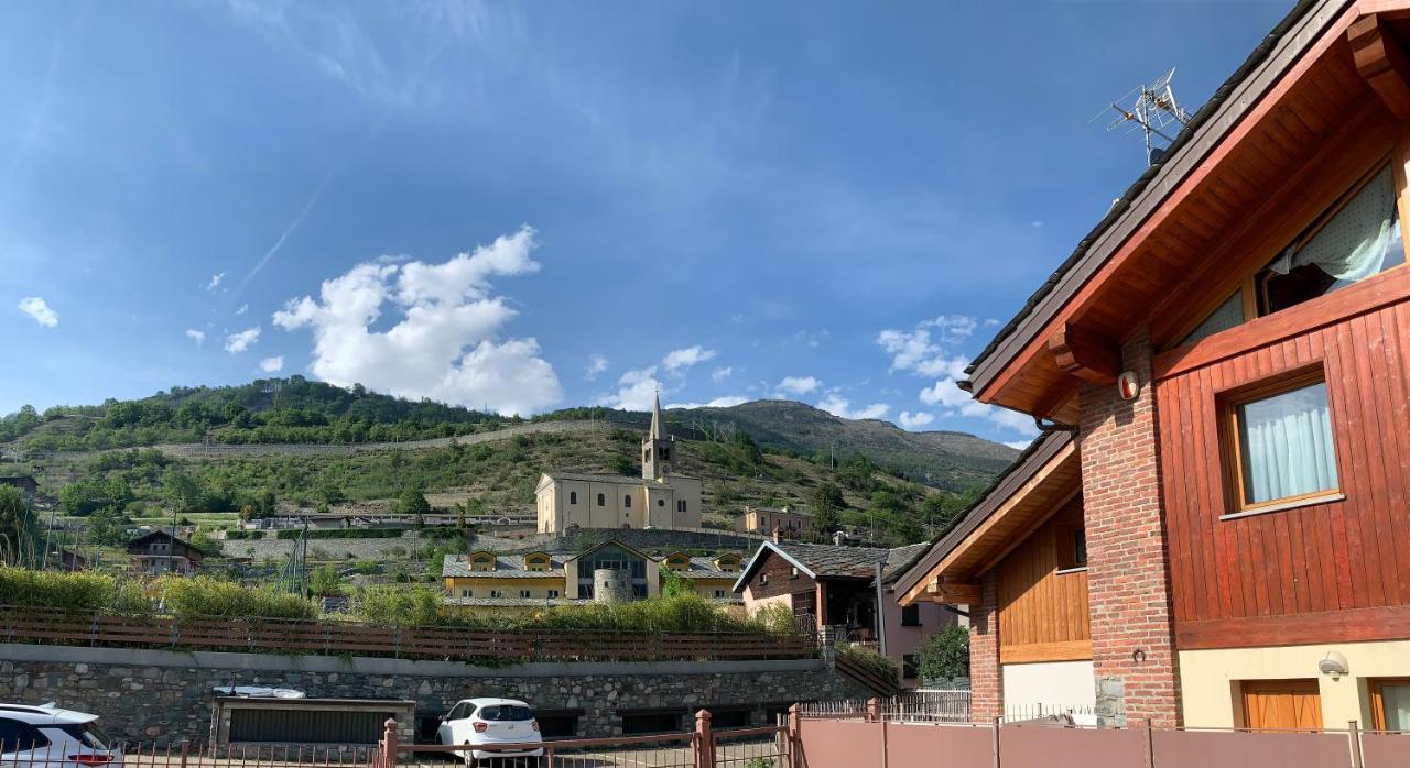 Casa Vacanze Anais Nus Exterior foto